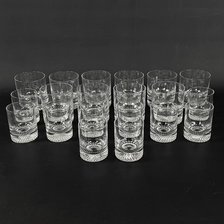 VICKE LINDSTRAND. Glasservis, 20 delar, "Calypso", Kosta. på auktion hos Roslagens Auktionsverk
