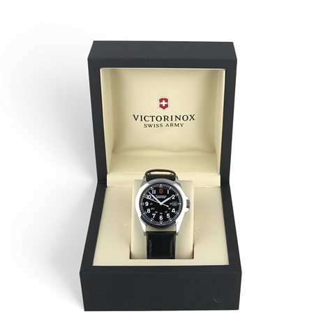 ARMBANDSUR, "Victorinox, Swiss Army", quartz, Schweiz. på auktion hos Höganäs Auktionsverk