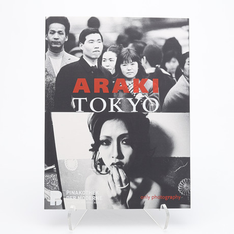 NOBUYOSHI ARAKIS UTSTÄLLNINGSBOK "TOKYO", 2017. på auktion hos Crafoord Auktioner Lund
