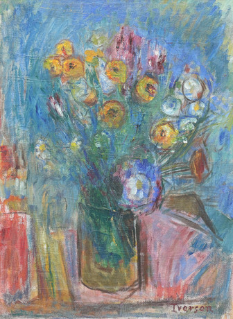 IVAN IVARSON. STILLEBEN MED BLOMSTER I VAS MOT BLÅ FOND. på auktion hos Crafoord Auktioner Lund