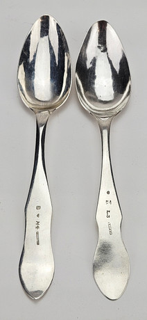 SKEDAR, 2 st, silver, med fiolskaft, bland annat CO Holm, vikt ca. 81 gram.