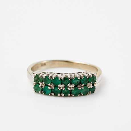 RING, 18 k vitguld, fasettslipade smaragder, svensk importstämpel.
