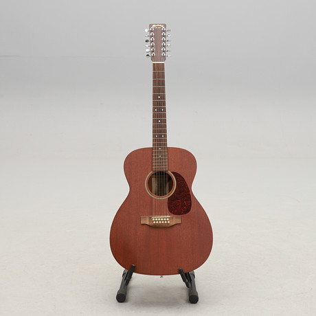 AKUSTISK GITARR, Martin J12-15, USA 2002. på auktion hos Crafoord Auktioner Malmö
