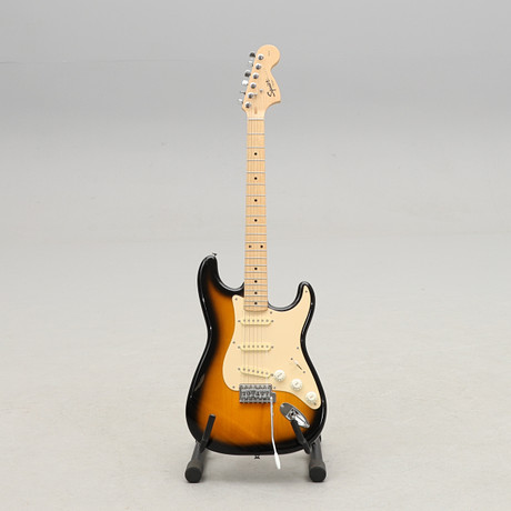 ELGITARR, Fender Squier "Strat", Stratocaster, 2006. på auktion hos Crafoord Auktioner Malmö