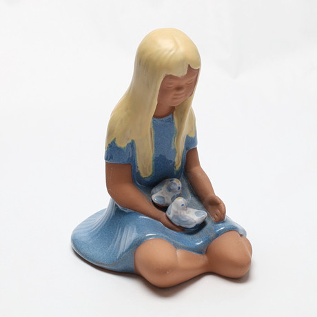 FLICKSKULPTUR, keramik, JIE, 1900-tal. på auktion hos Gomér & Andersson Jönköping