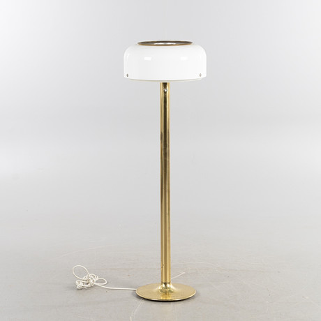 ANDERS PEHRSON. Golvlampa, "Knubbling", ateljé Lyktan, Åhus, mässing och akrylplast, modellen formgiven 1971.