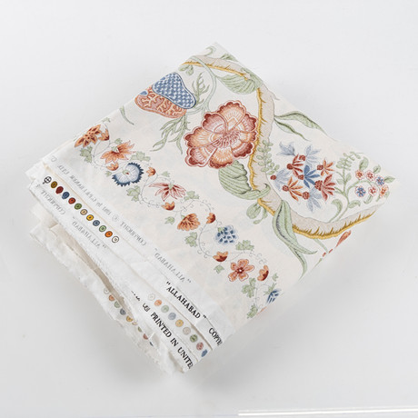 TEXTIL, tyglängd, "Allahabad", GP & J Baker, designat 1981. på auktion hos Stockholms Auktionsverk Helsingborg