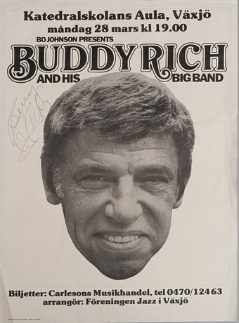 AUTOGRAF. BUDDY RICH, AMERIKANSK TRUMSLAGARE OCH ORKESTERLEDARE, (1917-1987). på auktion hos Crafoord Auktioner Lund