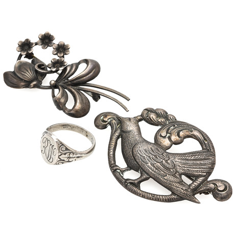 BROSCHER samt RING, 3 delar, silver, 1900-talets mitt.