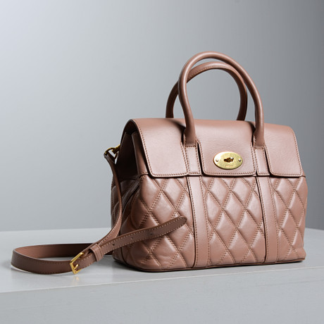 MULBERRY, Quilted "Bayswater", axelremsväska/handväska. på auktion hos Formstad Auktioner