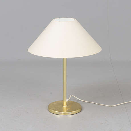 BORDSLAMPA, metall, "Aneta". på auktion hos RA Auktionsverket Norrköping