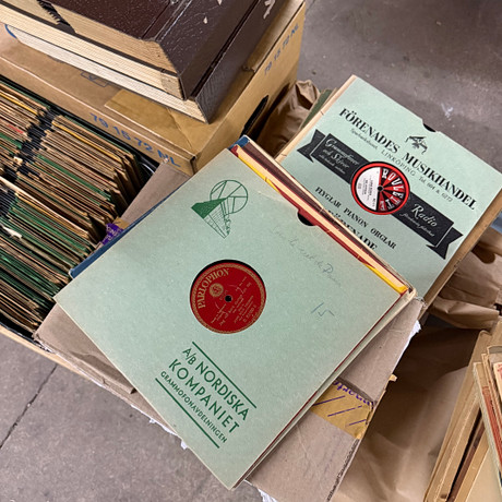 STENKAKOR, större parti. på auktion hos Gomér & Andersson Linköping