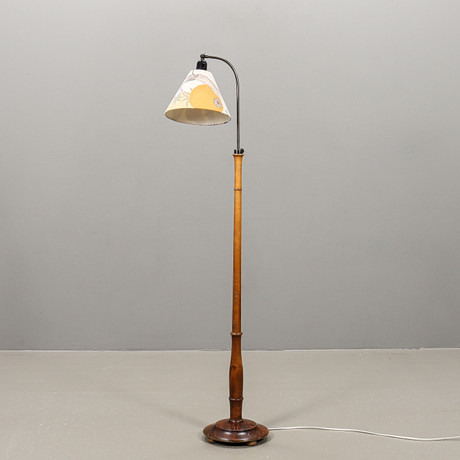 GOLVLAMPA, 1900-talets första hälft.