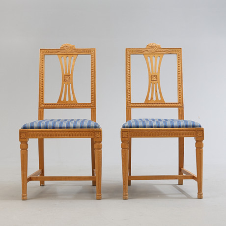 STOLAR, 1 par, björk, gustaviansk stil, Lindome modell, 1900-tal. på auktion hos Gomér & Andersson Nyköping