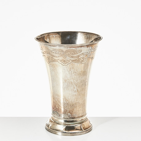 BÄGARE, silver, K. Anderson, Stockholm 1929, barockstil, ciselerad dekor. på auktion hos Stockholms Auktionsverk Magasin 5