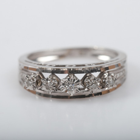RING, 18 K vitguld med briljantslipade diamanter.