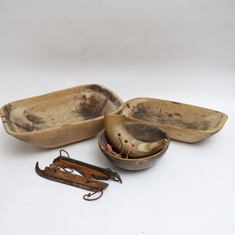 ALLMOGE 6 DELAR, 1800-tal, spelhorn, tråg, 2st, barnskridskor med mera.