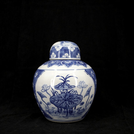 LOCKURNA, ovoid form, dekor i underglasyrblått, porslin, Kina 1900-tal.