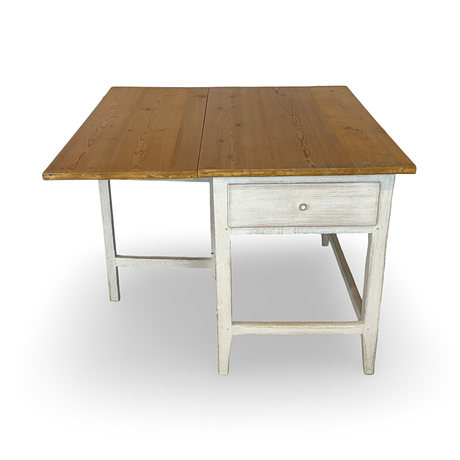 SLAGBORD, allmoge, furu, 1800-tal. på auktion hos Roslagens Auktionsverk