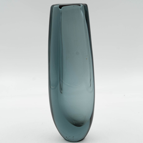VICKE LINDSTRAND. Vas, Kosta, Glas, Signerad, Modell 1608. på auktion hos Norrlands Auktionsverk