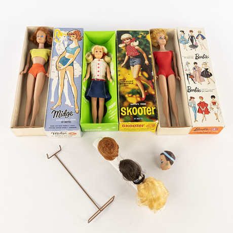 BARBIE, MIDGE & SKOOTER. Ca 1960-tal, Mattel. på auktion hos Karljohan Auktioner