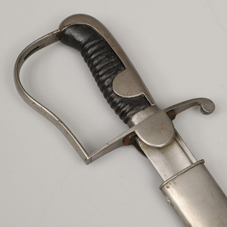 SABEL, svensk, m/1831, för manskap vid artilleriet, med stålbalja. på auktion hos Crafoord Auktioner Malmö