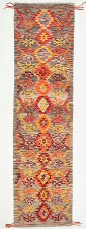 KELIM. Gallerimodell, ull, ca 303x82 cm. på auktion hos Stockholms Auktionsverk Sickla