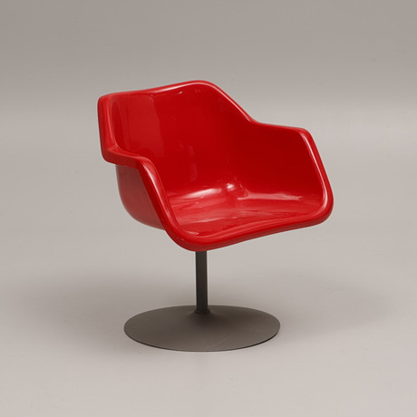 SNURRSTOL, sits i formpressad plast, fot i metall 1970-tal. på auktion hos Auktionsbyrån Varberg