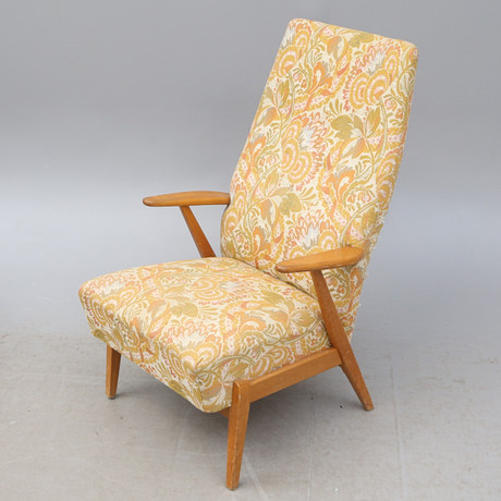 FÅTÖLJ, trä/textil, ca 1950. på auktion hos Kalmar Auktionsverk