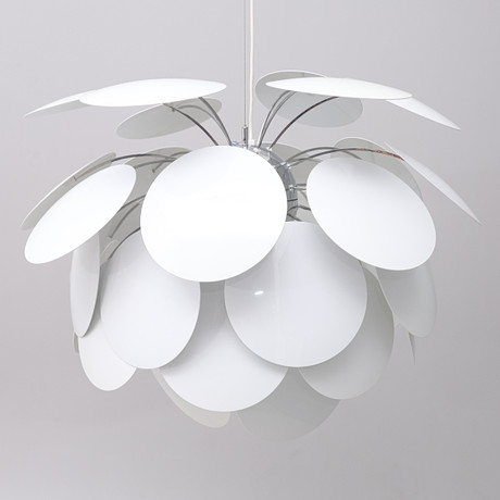 CHRISTOPHE MATHIEU. TAKLAMPA, "DISCOCO LARGE PENDEL", PLAST & METALL, MARSET, SPANIEN. på auktion hos Crafoord Auktioner Lund
