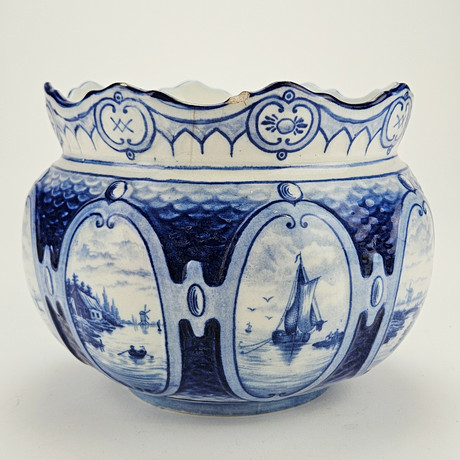 YTTERFODER, flintgods, Delft, Holland. på auktion hos Auktionshuset Thörner & Ek