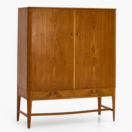 SKÅP, 1940/50-tal, Swedish Modern, mahogny. på auktion hos Crafoord Auktioner Stockholm