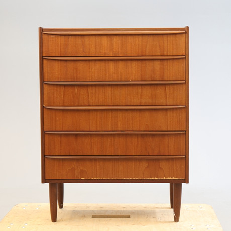 BYRÅ, teak, Danmark, 1960-tal. på auktion hos Gomér & Andersson Nyköping