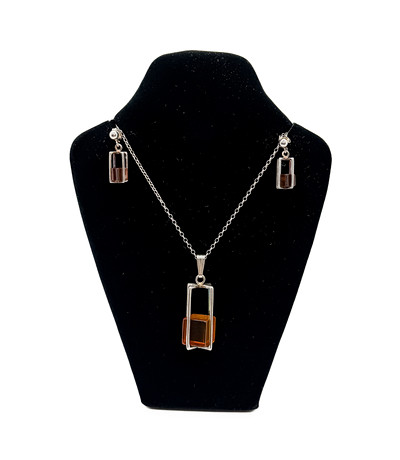 ÖRHÄNGEN & COLLIER, bärnsten, Sterling. på auktion hos Auktionshuset STO Bohuslän