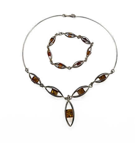 COLLIER & ARMBAND, Sterling, bärnsten. på auktion hos Auktionshuset STO Bohuslän