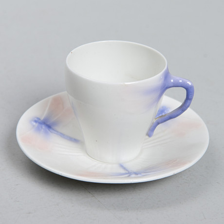 ALF WALLANDER. "Trollslända", kaffekopp, art nouveau, Rörstrand, tidigt 1900-tal. på auktion hos Formstad Auktioner