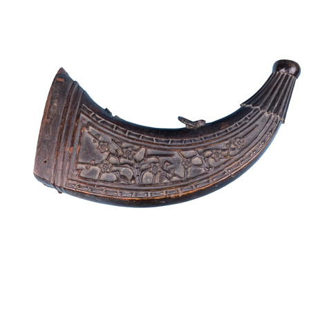 KRUTHORN, med gravyr, Kina, 1800-tal. på auktion hos Kurage Auktion