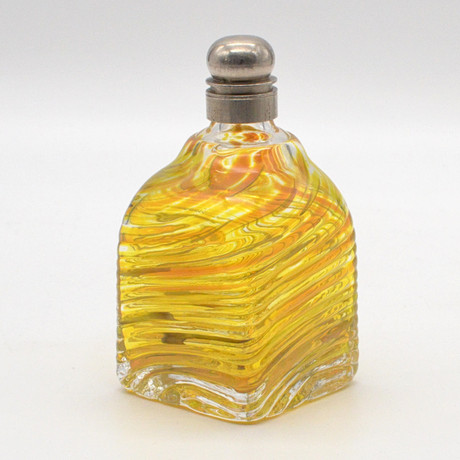 ALPIN FLASKA MED SKRUVLOCK, GUL-ORANGE, RIBBAD YTA, ÖVERFÅNGSGLAS, SCHWEIZ, 1800-TAL.