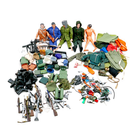 SAMLING VINTAGE ACTION MAN-FIGURER OCH TILLBEHÖR.