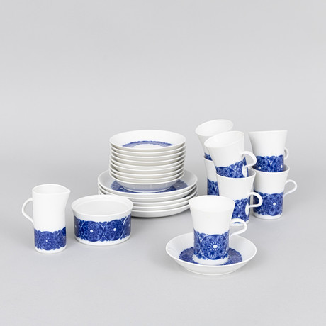 OLLE ALBERIUS. Kaffeservis, 24 delar, porslin, "Mobile", Rörstrand. på auktion hos Garpenhus Auktioner