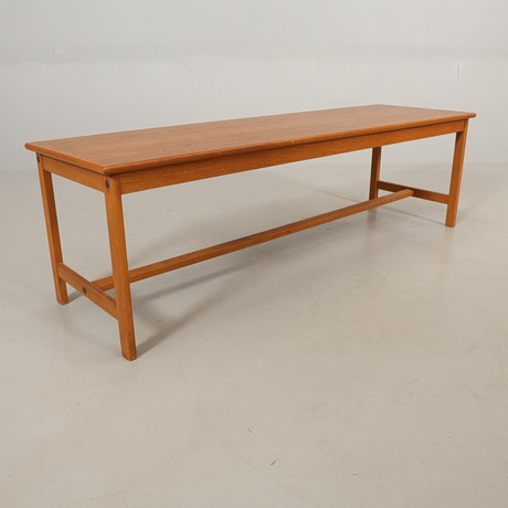 BORD/ BLOMBÄNK, teak 1900-talets mitt. på auktion hos Höörs Auktionshall