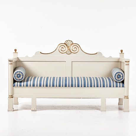 SOFFA, Karl Johanstil, omkring 1900. på auktion hos Stockholms Auktionsverk Magasin 5