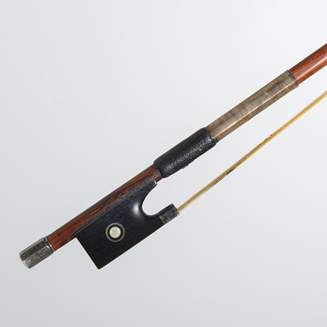 VIOLIN with STRING, circa 1900. Collectables - Musical instruments