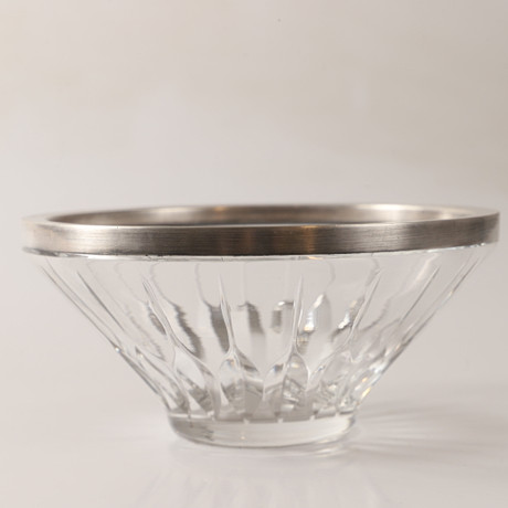 SKÅL, fasett-slipat glas med kantring i sterlingsilver, 1900-tal. på auktion hos Helsingborgs Auktionskammare