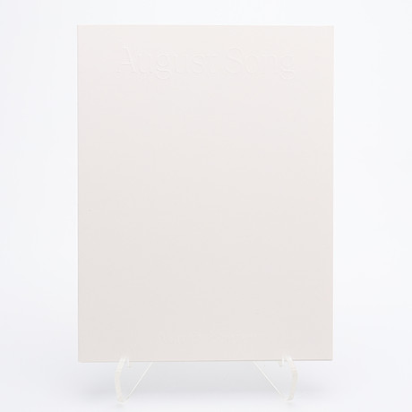MARTIN BOGRENS "AUGUST SONG" I BEGRÄNSAD FÖRSTA UPPLAGA, SAMT FINE ART-PRINT - BÅDA SIGNERADE. på auktion hos Crafoord Auktioner Lund
