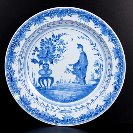 FAT, delft. på auktion hos Laholms Auktionskammare