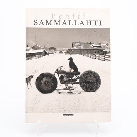 PENTTI SAMMALLAHTIS UTSTÄLLNINGSKATALOG FRÅN 1996. på auktion hos Crafoord Auktioner Lund