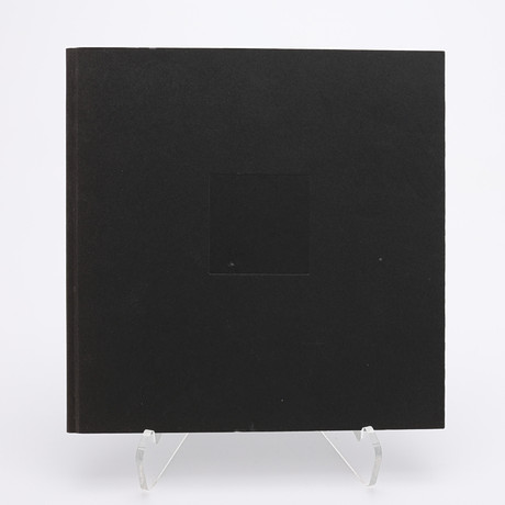MARTIN BOGRENS "ALLT KOMMER ATT FIXA SIG: EN PORTRÄTTBOK", 2004 - SIGNERAD. på auktion hos Crafoord Auktioner Lund