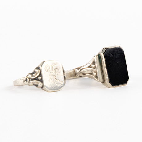 KLACKRINGAR, 2 st, silver. på auktion hos Karljohan Auktioner