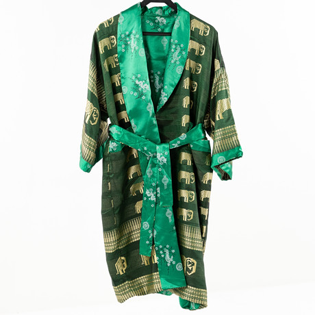 KIMONO. 1900-tal, Japan. på auktion hos Karljohan Auktioner